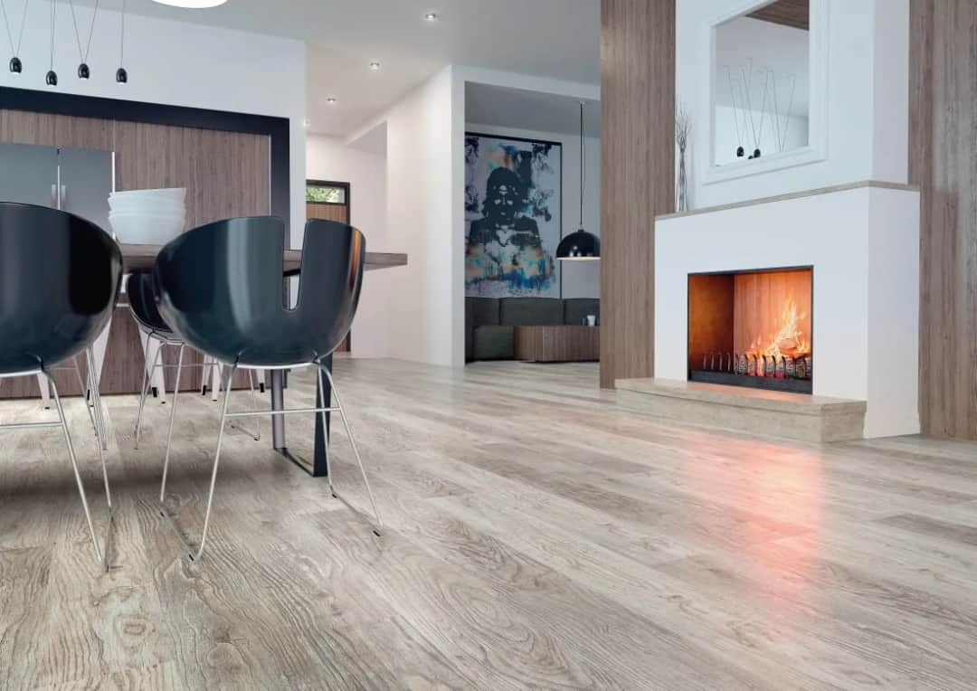 Jakie są zalety układania paneli podłogowych wzdłuż i w poprzek?