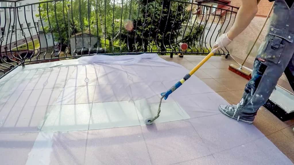 Jak zabezpieczyć taras przed przemakaniem? Skuteczne metody ochrony przed wilgocią