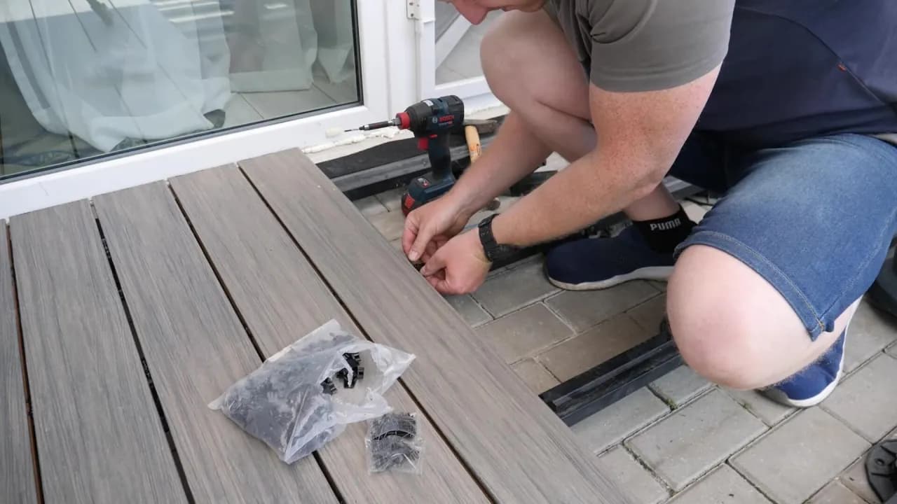 Jak montować deski kompozytowe na taras, aby uniknąć błędów i oszczędzić czas Jak montować deski kompozytowe na taras, aby uniknąć błędów i oszczędzić czas