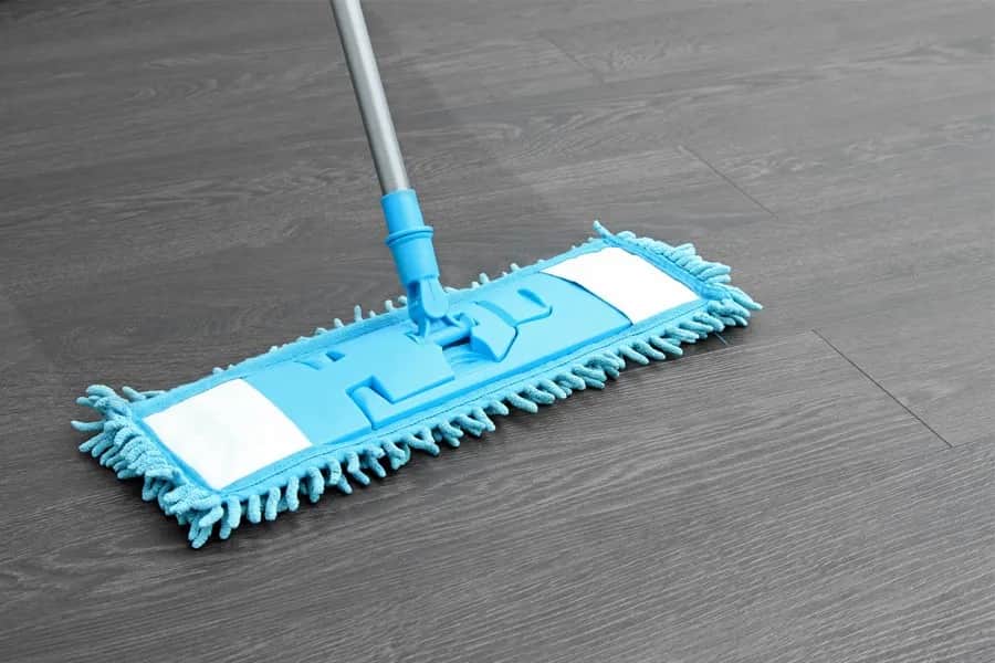 Jaki mop do paneli podłogowych wybierać, aby nie uszkodzić podłogi?