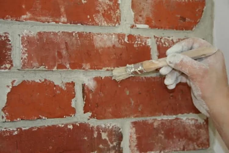 Skuteczne metody na czyszczenie cegły klinkierowej z zaprawy bez wysiłku